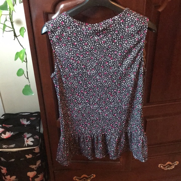 3/$25 🆕 With Tag Reitman’s sleeveless top - Picture 6 of 8